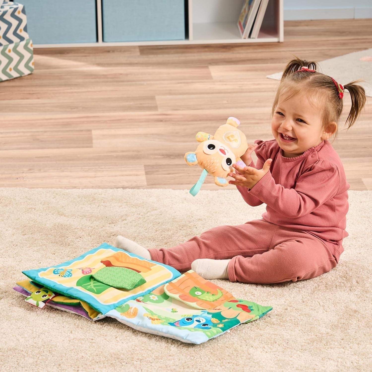 VTech Baby Il mio grande libro di peluche - Libro touch and Feel/Libro con musica e suoni - Libro in tessuto con elementi mobili - Gioco per le capacità motorie e sensoriali - Per neonati e bambini dai 3 ai 24 mesi Bebe Naty Shop Toys