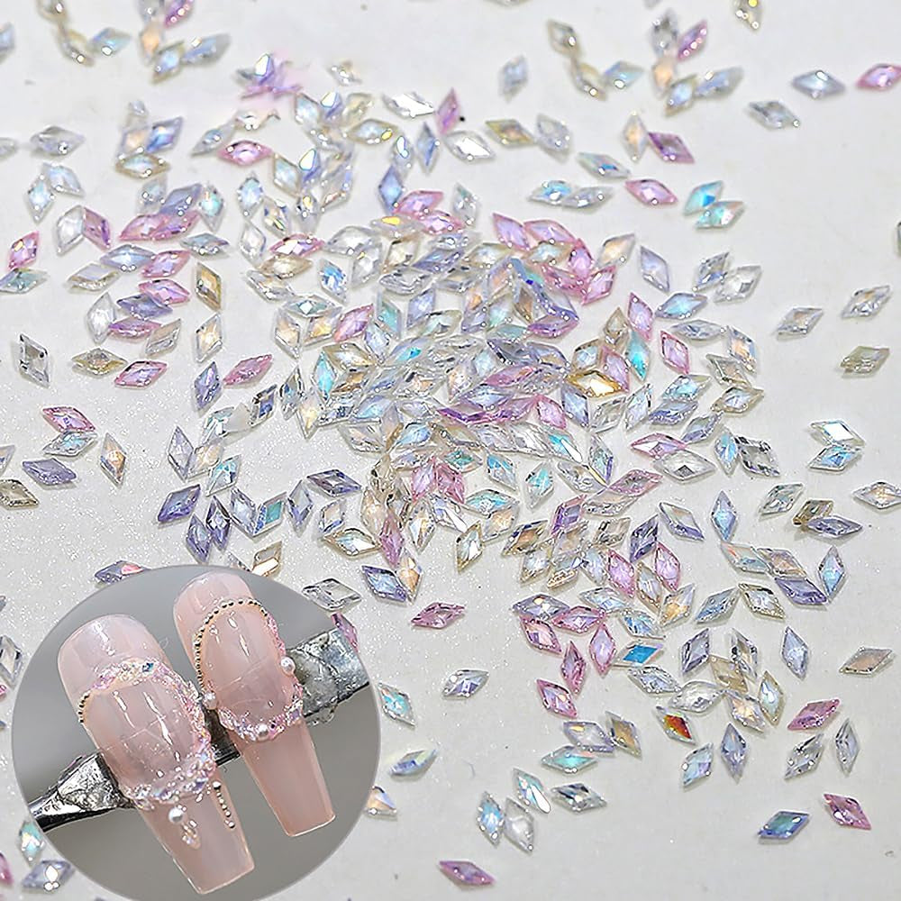 50 pz Piccoli Zirconi Rombo Glitter Pietre per Unghie Portachiavi Colori misti Strass scintillanti Ciondoli per unghie Mini Rombo Cristalli per unghie Unghie con diamanti Strass Ciondoli per unghie Accessori per unghie Nail Art