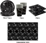 Set di posate di carta Halloween Spider da 49 pezzi, comprensivo di piatti, tovaglioli, bicchieri e tovaglia. Set stoviglie nero con piatti dessert, tovaglioli e bicchieri.
