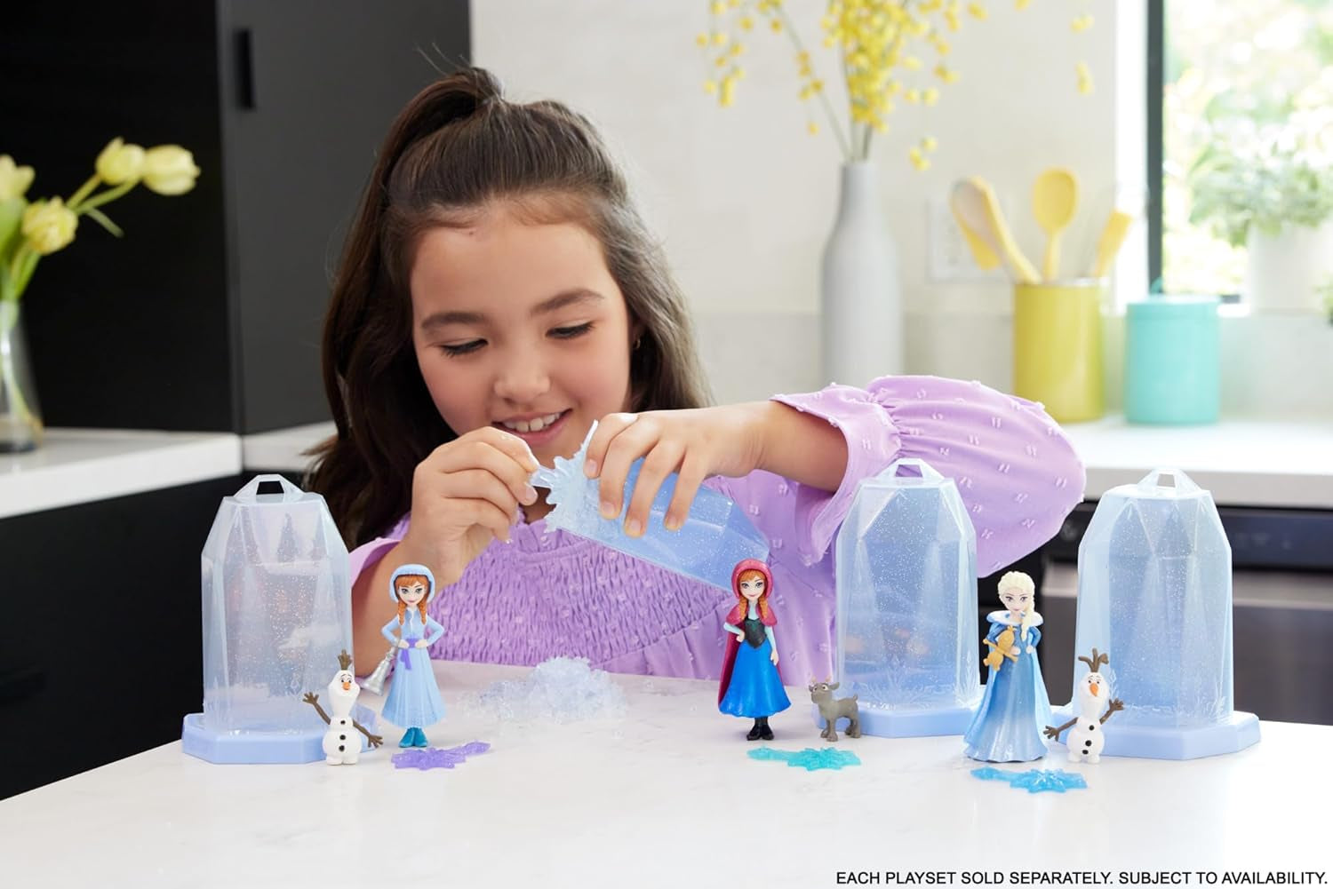 Mattel Disney Frozen Ice Reveal Squishy Ice Gel Doll e 6 sorprese, incluso il personaggio di Friends e accessori (le bambole possono variare) HRN77 Naty Shop Dolls