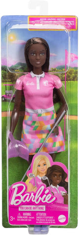 Barbie Bruna Giocatrice di Golf con Abito Polo Rosa Staccabile, Uniforme da Golf, Include Berretto e Accessori per Mazza da Golf, JCR69