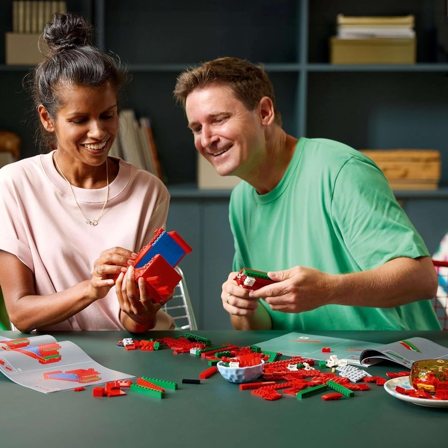 LEGO Art Love Set da costruzione per adulti Decorazione della casa Regalo di San Valentino e Festa della mamma per donne e uomini Attività creativa per gli amanti dell'arte e del design 31214 Set da costruzione Besuche den LEGO-Store