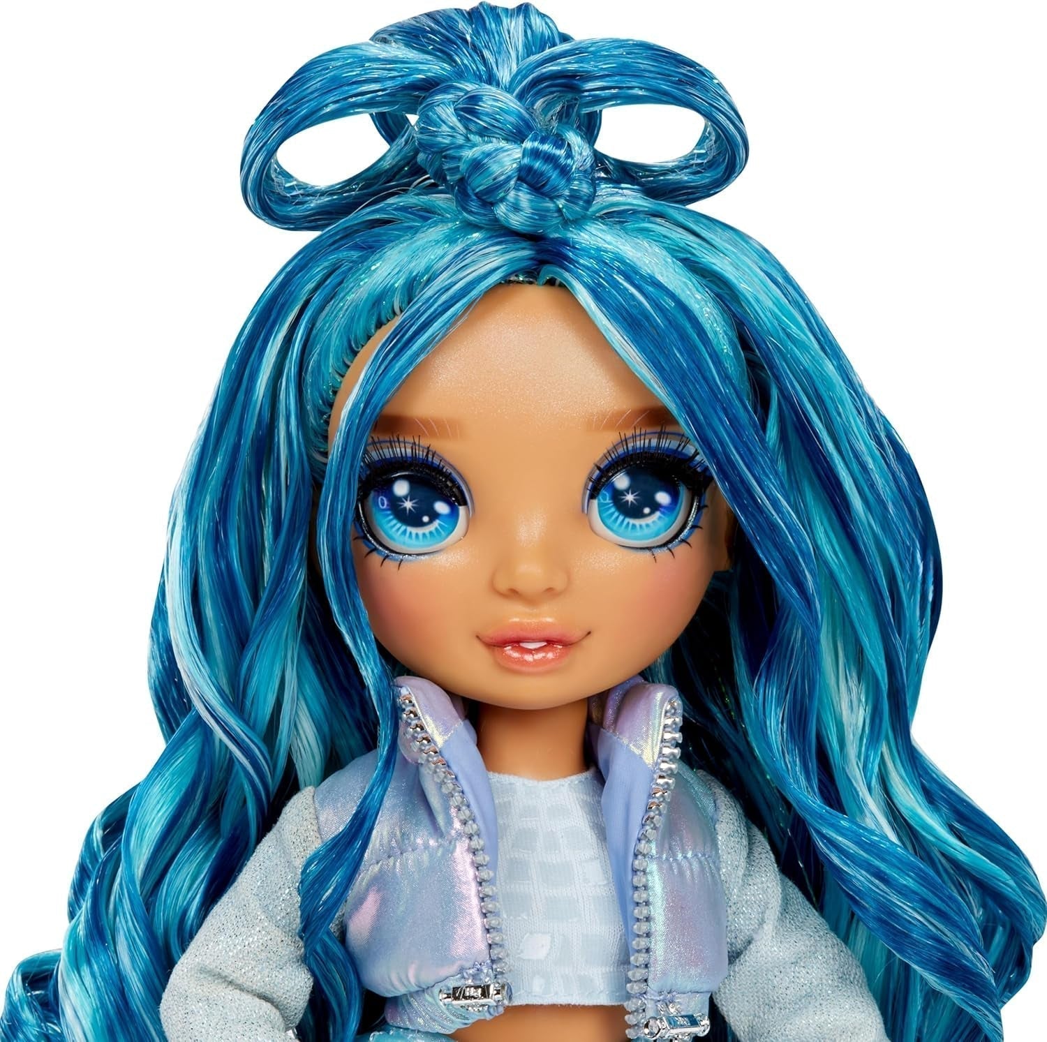 Rainbow High Winter Wonderland - Skyler (Blu) - Bambola alla moda con accumulo di acqua magica nascosta da 28 cm con set pupazzo di neve, adatta per bambini dai 4 ai 12 anni e collezionisti Naty Shop Dolls