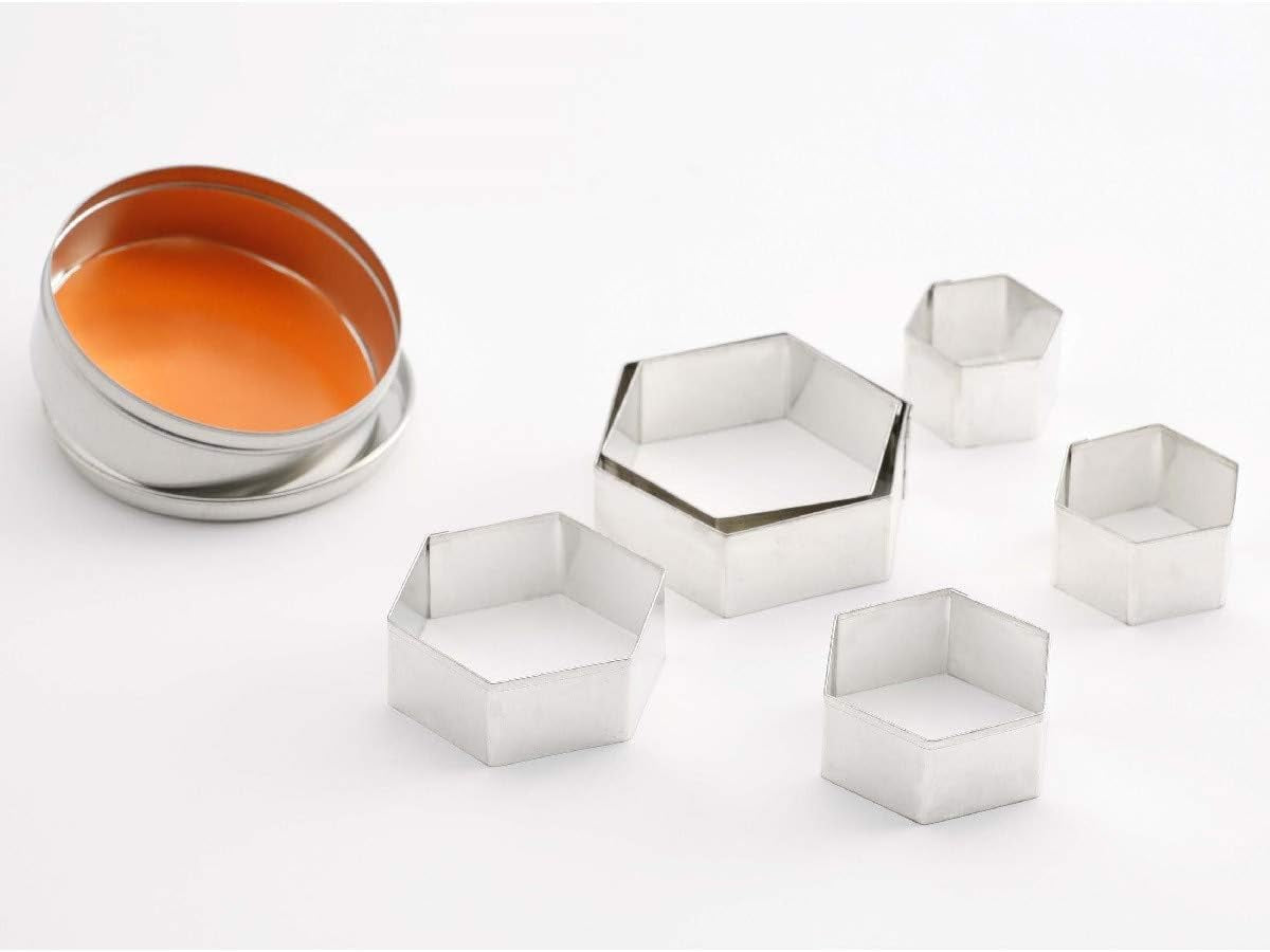 Set di stampi per biscotti Thermohauser (acciaio inossidabile) bordo liscio esagonale 6 pezzi diametro 4,5 - 9,5 cm confezionati in scatola di latta argento