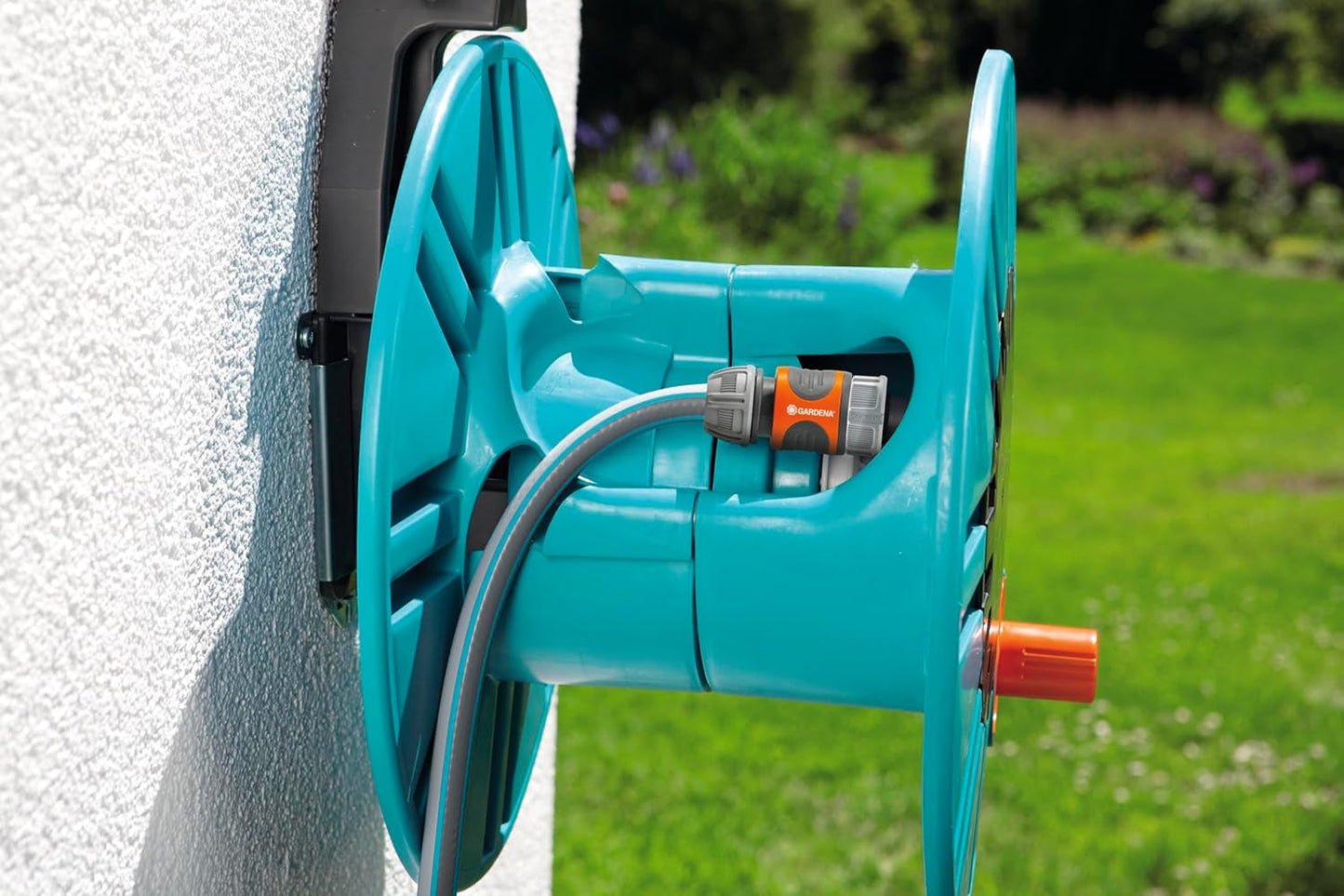 Avvolgitubo da parete Gardena Classic 60 con avvolgitubo guidatubo: Per un facile montaggio a parete, con sistema antigoccia, attacco ad angolo, grande capacità, salvaspazio (2650-88)