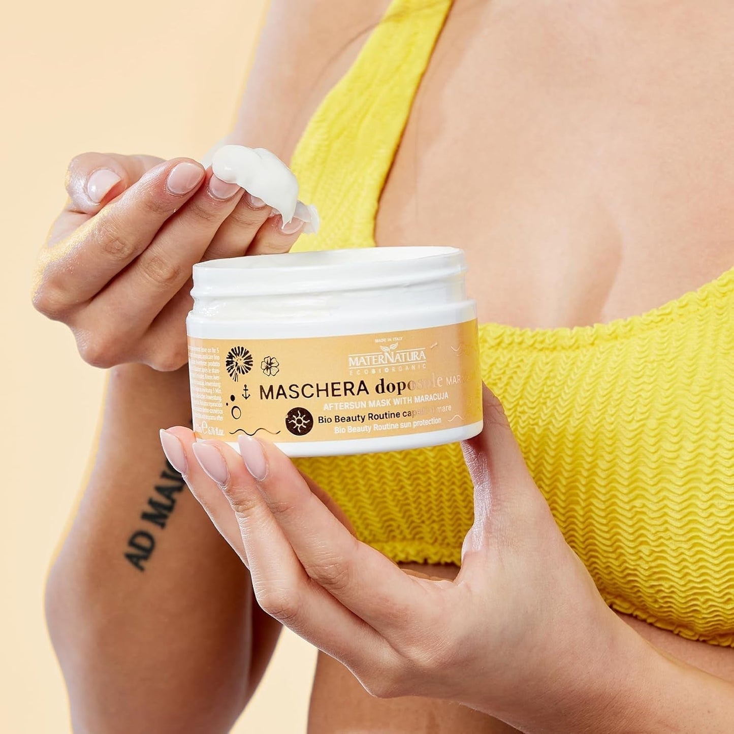 Maternatura, maschera aftercare al frutto della passione, idrata e dona elasticità ai capelli dopo l'esposizione al sole, beauty routine bio per capelli da spiaggia, certificato biologico, Made in Italy - maschera capelli Naty Shop da 200 ml