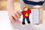 Set casa delle bambole pluripremiato della famiglia di bambole Hape, accessori unici per casa delle bambole in legno, gioco fantasioso, 6 membri della famiglia di bambole, dai 3 anni in su