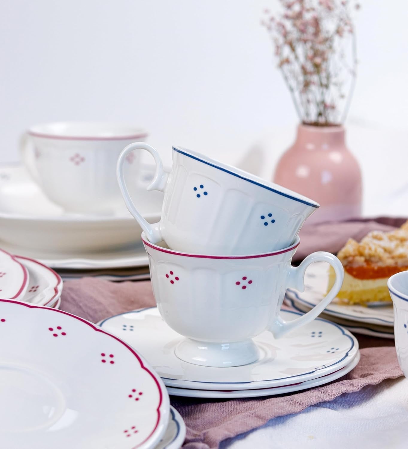 Servizio da caffè in porcellana serie Mäser Lova da 18 pezzi - 6 piatti da dessert (19,5 cm), 6 tazze (19 cl) e 6 piattini (15,5 cm), blu