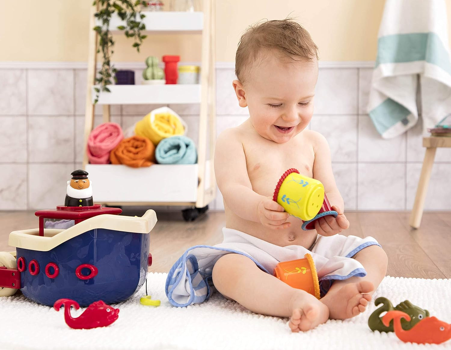 B. giocattoli 13 pezzi giocattolo da vasca da bagno per bambini con barca, tazza impilabile, pesce, gioco da pesca giocattolo per vasca da bagno per bambini da 1 anno Giocattoli Bebe Naty Shop