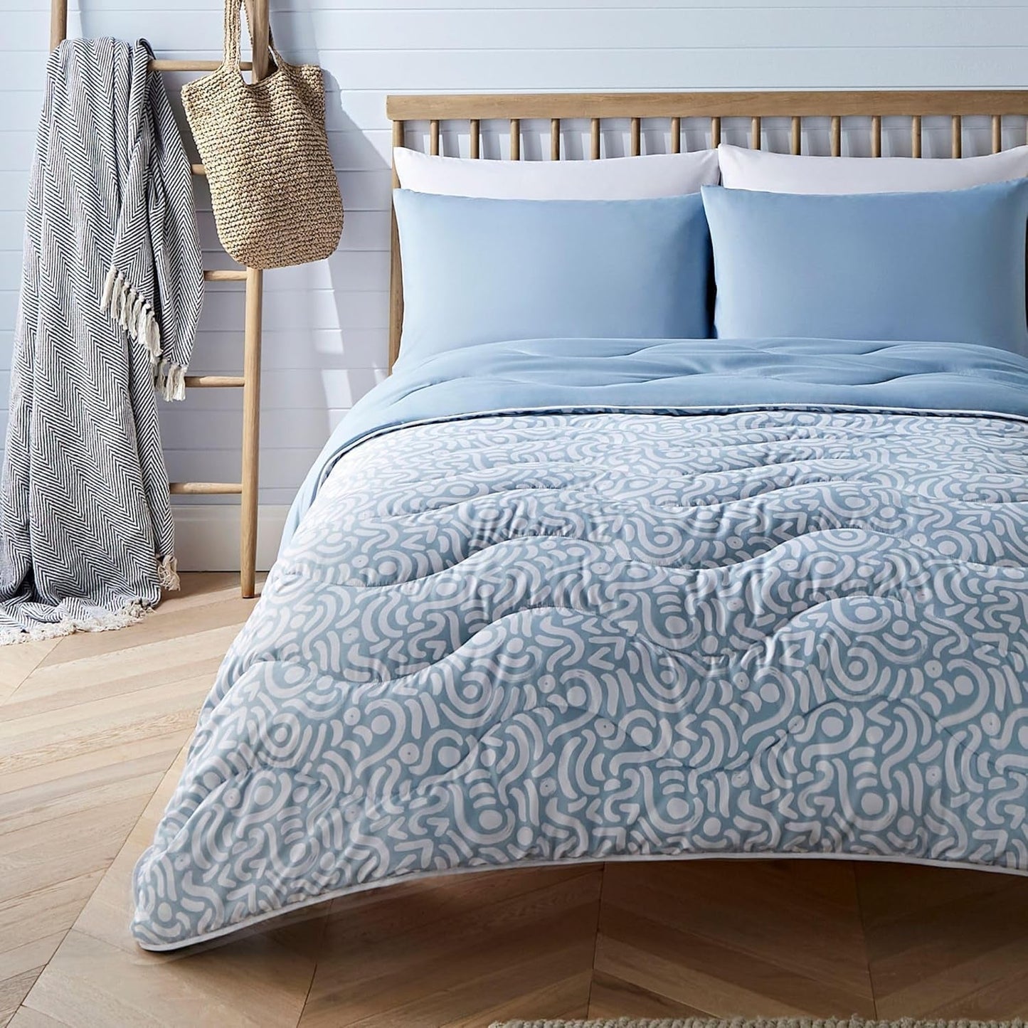 Piumino senza copripiumino Night Lark Super King 6 Tog Primavera Estate - Onde astratte. Coperta super morbida, comoda e leggera. Lavabile in lavatrice e ad asciugatura rapida, set federa tutto in uno reversibile Piumini e trapunte Naty Shop Bianco Letto matrimoniale