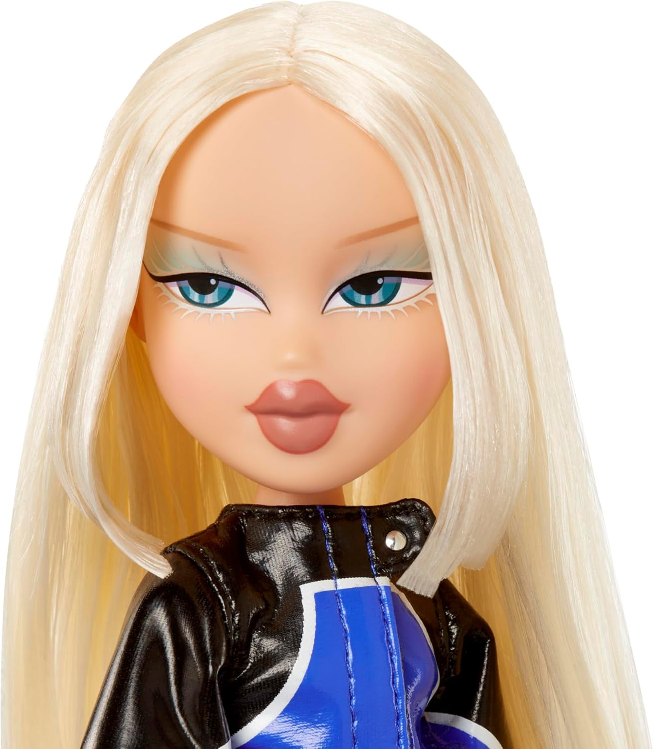 Bratz Scorchin' Cloe - Include 1 bambola alla moda con vestito e accessori, bambole ispirate agli sport motoristici, simpatico giocattolo per ragazze