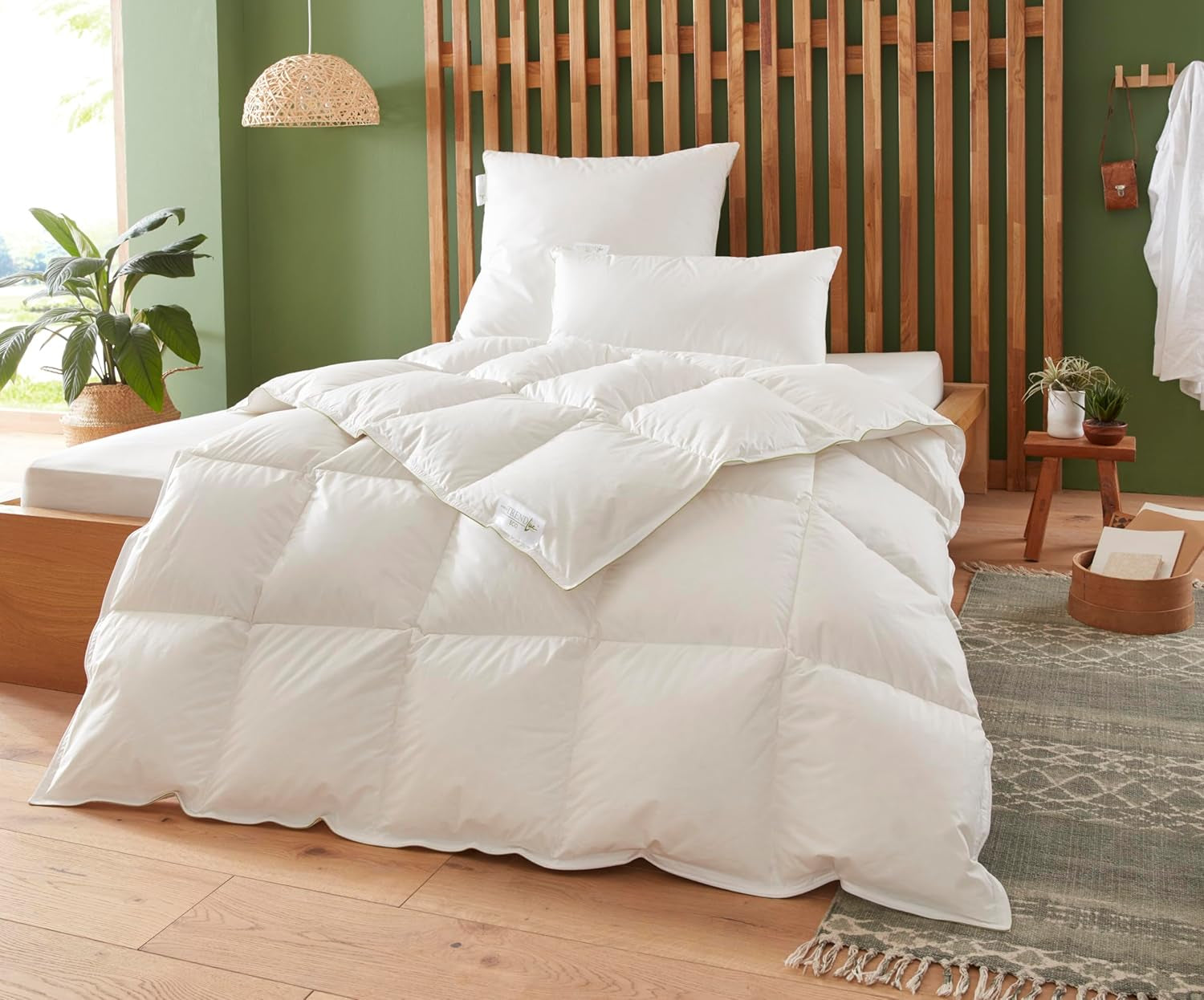 Badenia Trendline Piumino eco caldo con 90% piumino e 10% piume classe I, 135 X 200 cm, bianco, certificato Oeko-Tex, prodotto secondo lo standard di qualità tedesco Piumini e trapunte Naty Shop 135 X 200 Cm Piumino medio per tutte le stagioni