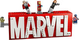 LEGO Marvel: logo e minifigure Marvel - Set da collezione Hulk, Thor, Iron Man, Vedova Nera e Capitan America - Set di costruzione dei personaggi dei Vendicatori - Regalo per ragazzi e ragazze dai 12 anni in su 76313 Set di costruzione Beuche den LEGO-Store