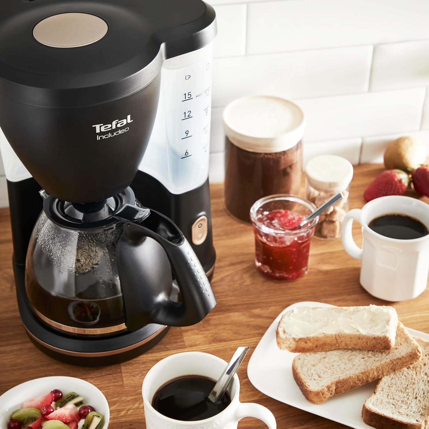 Macchina per caffè espresso con filtro Tefal Includeo, macchina per caffè espresso estremamente facile da usare, adatta per destrimani e mancini, apertura automatica del coperchio, 1,25 L, da 10 a 15 tazze, CM533811