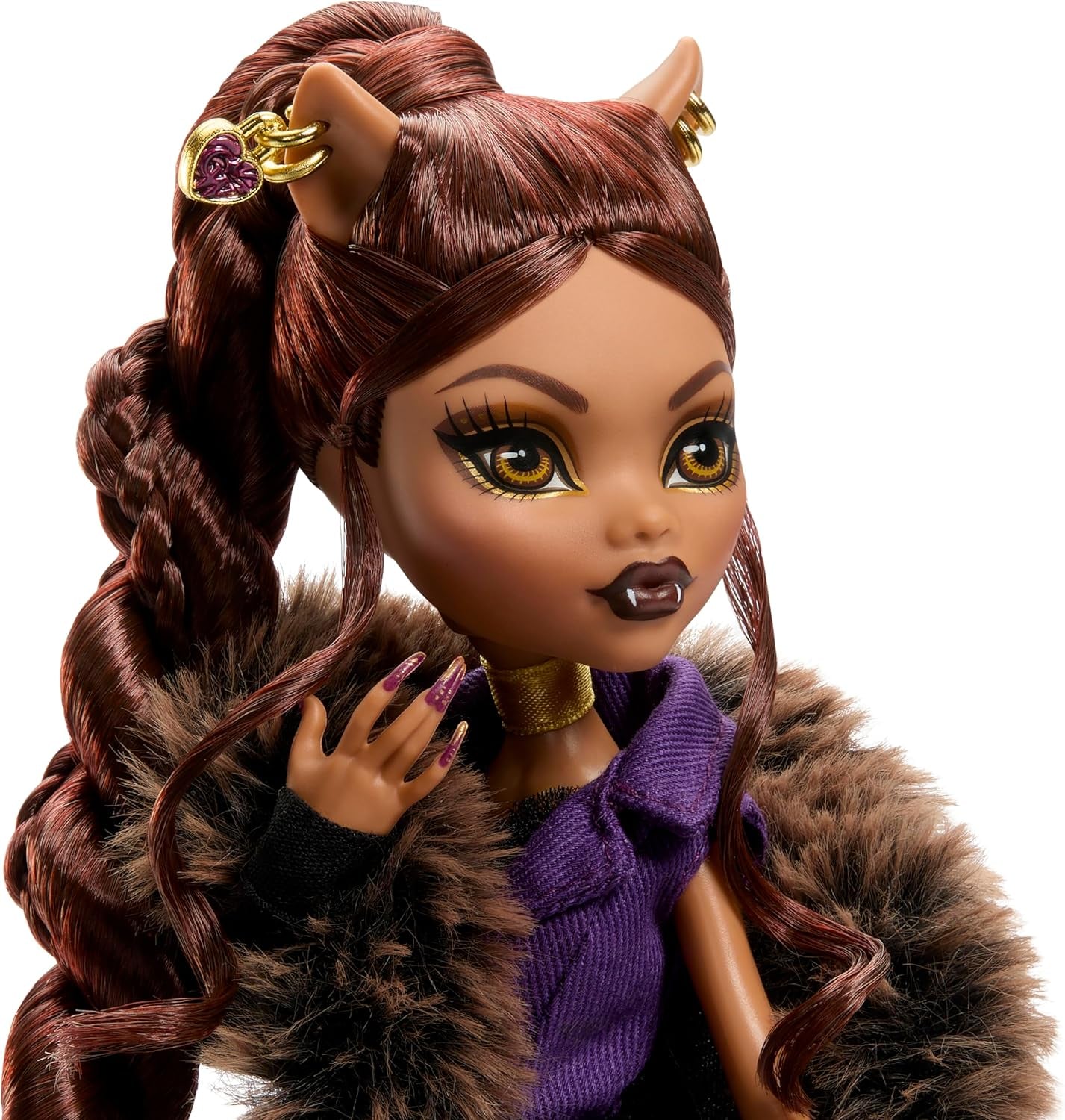 Monster High Doll House of Wolves Clawdeen Wolf Figura da collezione con pelliccia sintetica Cappotto jacquard Giacca viola Abito Pantaloni dorati e accessori JDR66