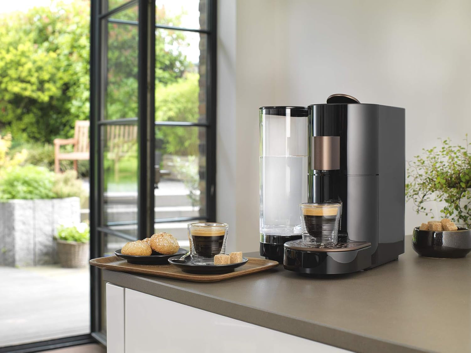 Macchina espresso a capsule K-FEE TWINS II per caffè, tè e cacao | Macchina per caffè espresso per tazze grandi | Riscaldamento rapido | Serbatoio dell'acqua da 2,3 l | 19 battute | Nero-rame