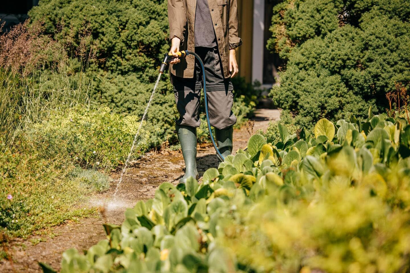 Fiskars S Tubo da giardino, Serie X, Tubo dell'acqua per irrigazione manuale, 13 mm (1/2"), Lunghezza: 15 m, Collegamento universale, Protezione UV, Protezione antigelo, Resistente alla torsione, Blu, 1076044
