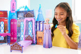 Mattel Disney Frozen - Casa delle bambole Castello Arendelle (60 cm+) con la bambola Elsa, 4 parchi giochi e 15 mobili e accessori Disney Frozen II, HLW61
