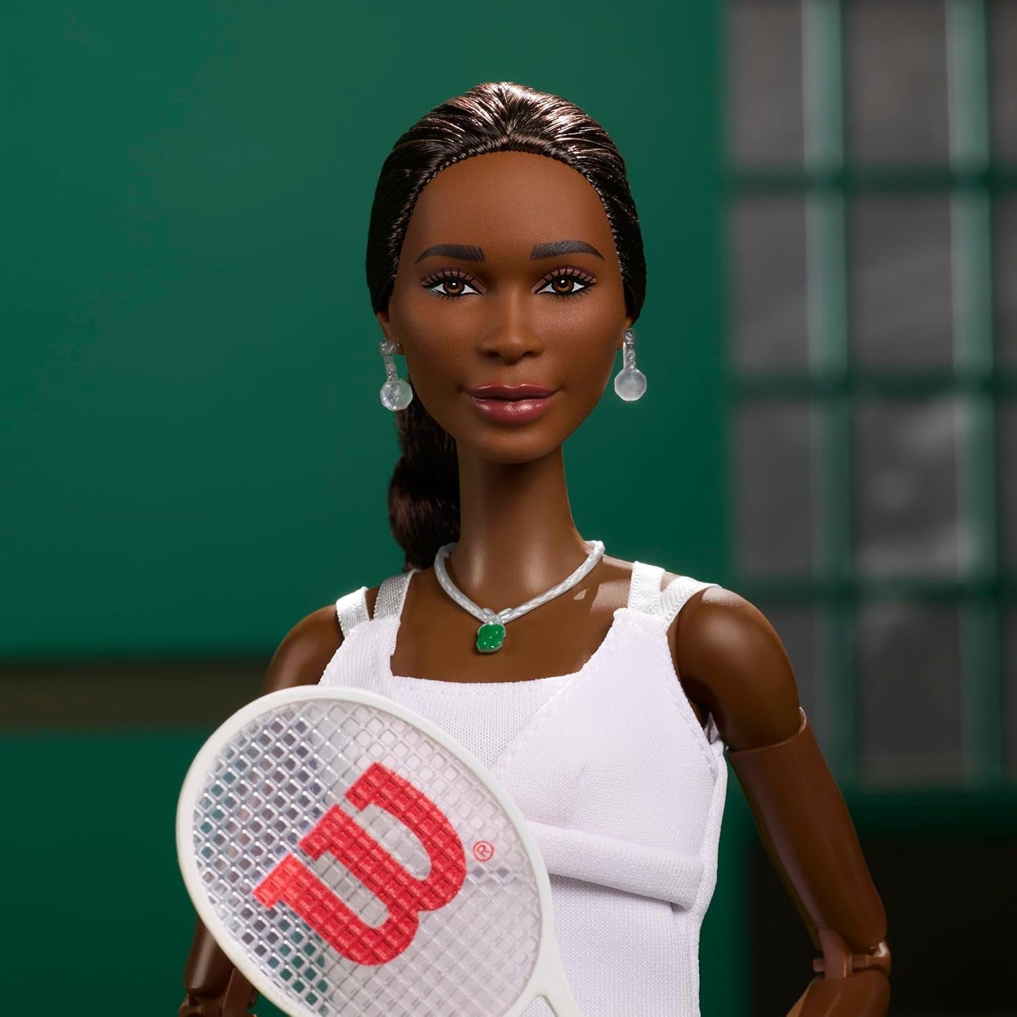 Barbie Inspiring Women Series Venus Williams Fashion Doll con uniforme autografata e racchetta da tennis inclusa scatola di presentazione HRM49
