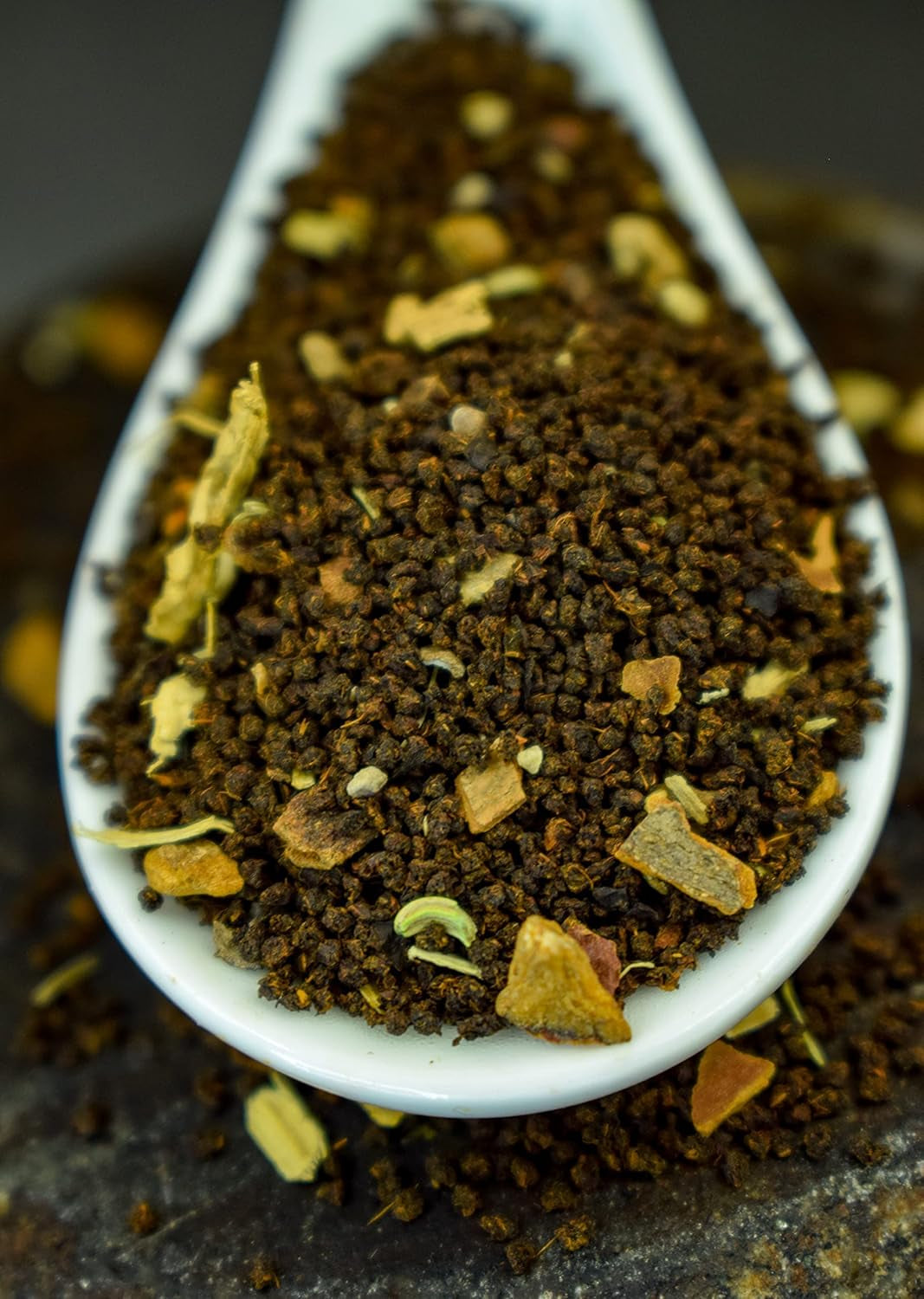 Tè sfuso Masala Chai indiano | 50 tazze, miscela di tè nero, cannella, cardamomo, pepe nero | Tè Masala speziato | Chai Latte adatto a busta da 3,53 once/100 g