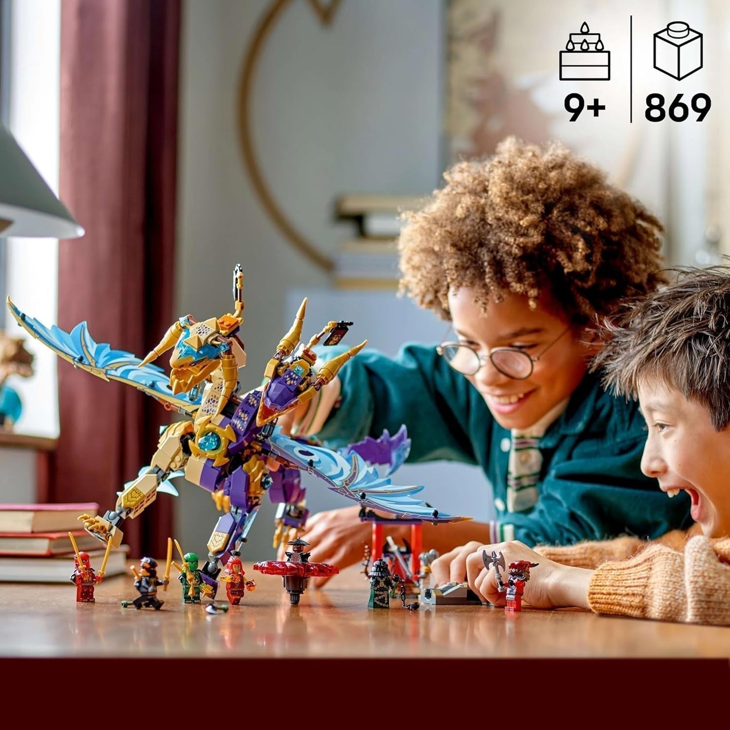 LEGO NINJAGO Drago Arcobaleno - giocattolo con 8 minifigure e una ruota Spinjitzu - giocattolo costruibile ninja interattivo per ragazzi e ragazze sopra i 9 anni - idea regalo per i fan 71836 Set da costruzione Besuche den LEGO-Store