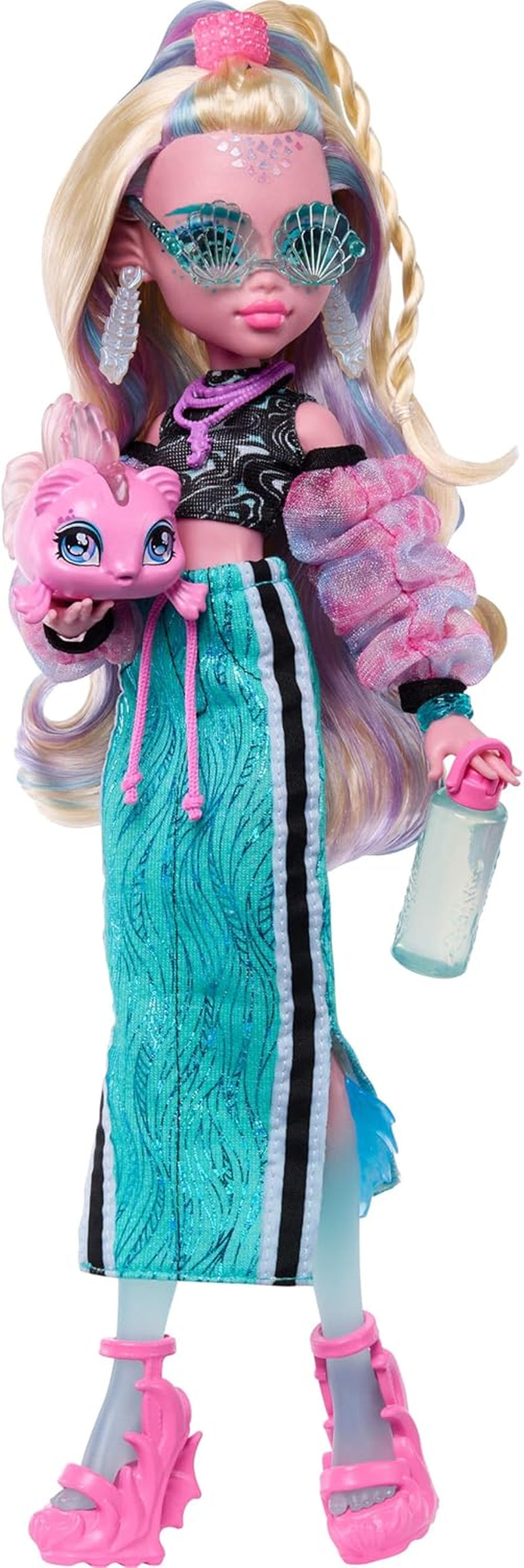 Monster High Lagoona Blu Neptuna Pesce Top Corto e Maxi Gonna Sportiva Bambola con 7 Accessori Tra Cui Occhiali da Sole a Conchiglia, Snack e Borsa, JHK33
