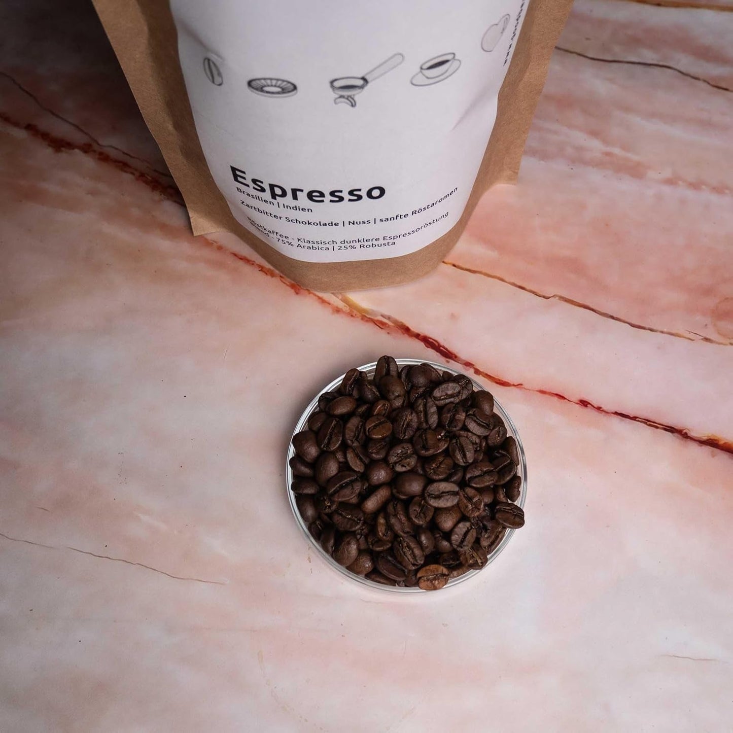 ESPRESSO | Caffè in grani 500g - 100% Arabica | Appena tostato per preparare l'espresso | Caffè in grani interi | Gusto classico del caffè