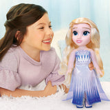 Disney Frozen 2 Elsa Doll - Bambola snodabile alta 35 cm con abito alla moda iconico e capelli lunghi e fluenti per un divertimento extra, per ragazze dai 3 anni in su, 214894