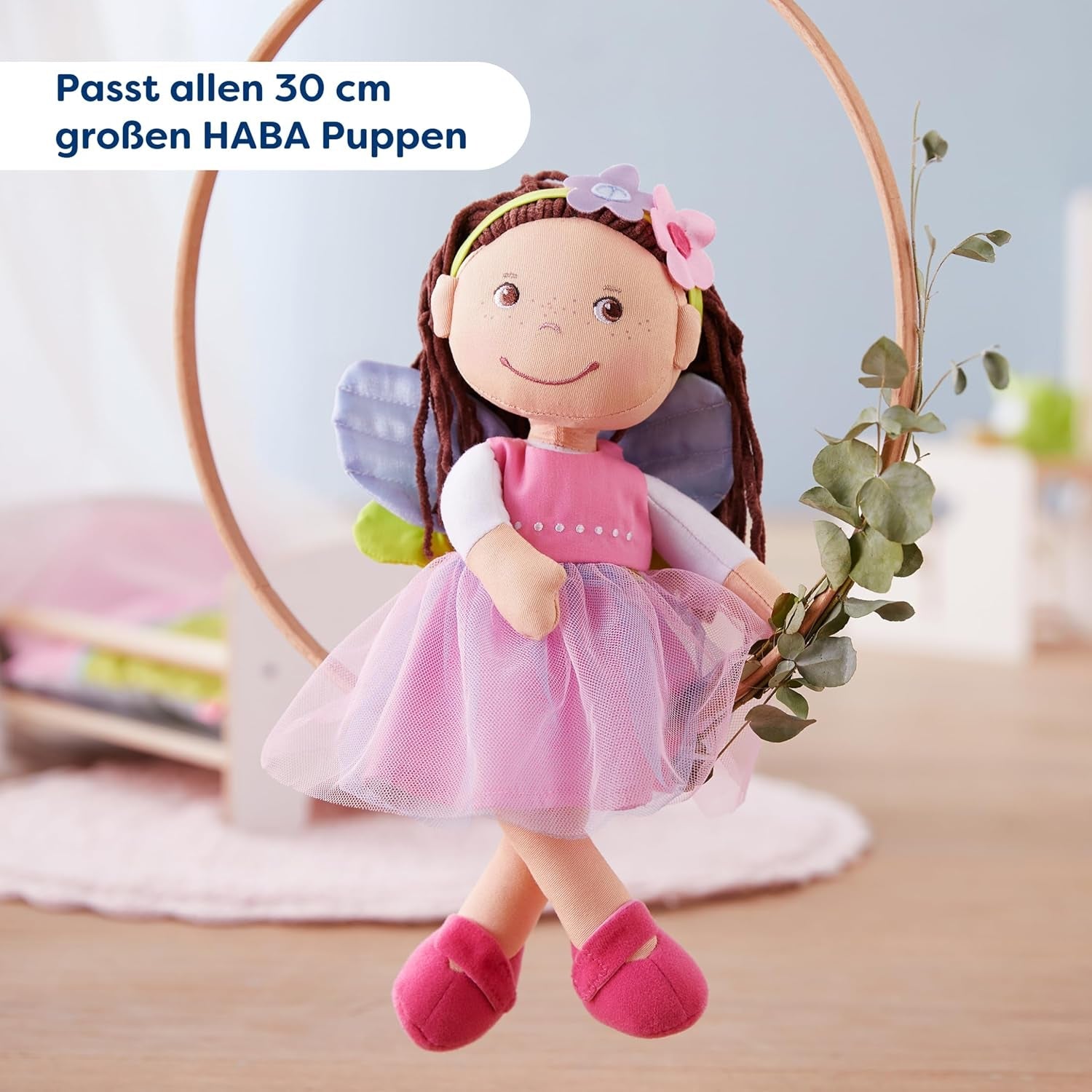 Vestiti per bambole HABA Fairy Magic - Set da 2 pezzi per bambole da 18 mesi in su (30 cm) - Abito in tulle con ali, fascia per capelli con fiori inclusa - 1306243001