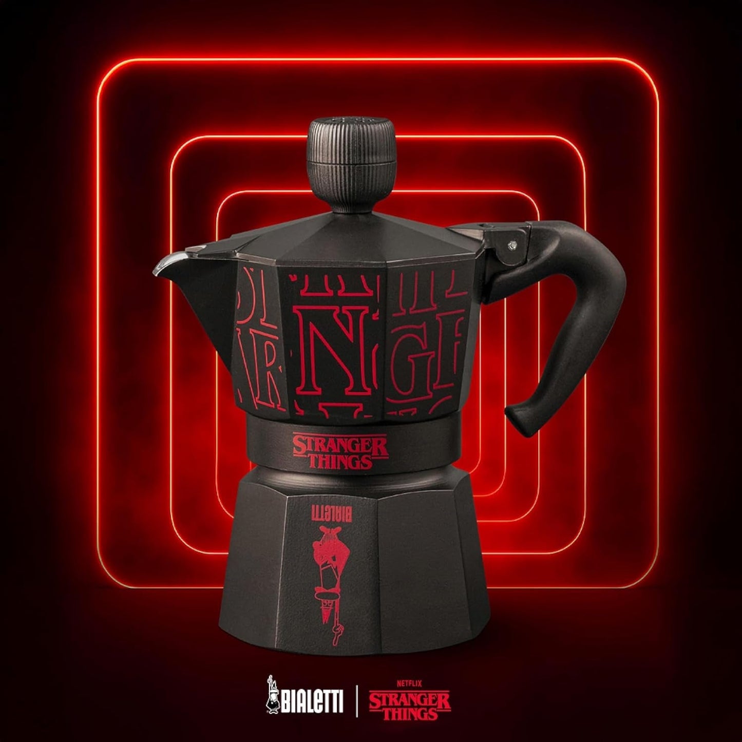Bialetti Moka Express Stranger Things Caffettiera da 3 tazze, Tasto musica con funzione di ricarica USB-C, Non adatta ai piani cottura a induzione, 3 tazze (130 ml), Nero