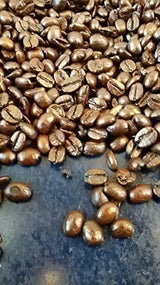 Quarta Caffè Sorte Rossa in grani - Caffè arabica e robusta, 250g, aroma forte ed energetico - 1 confezione da 250g. Prodotto in Puglia, Salento