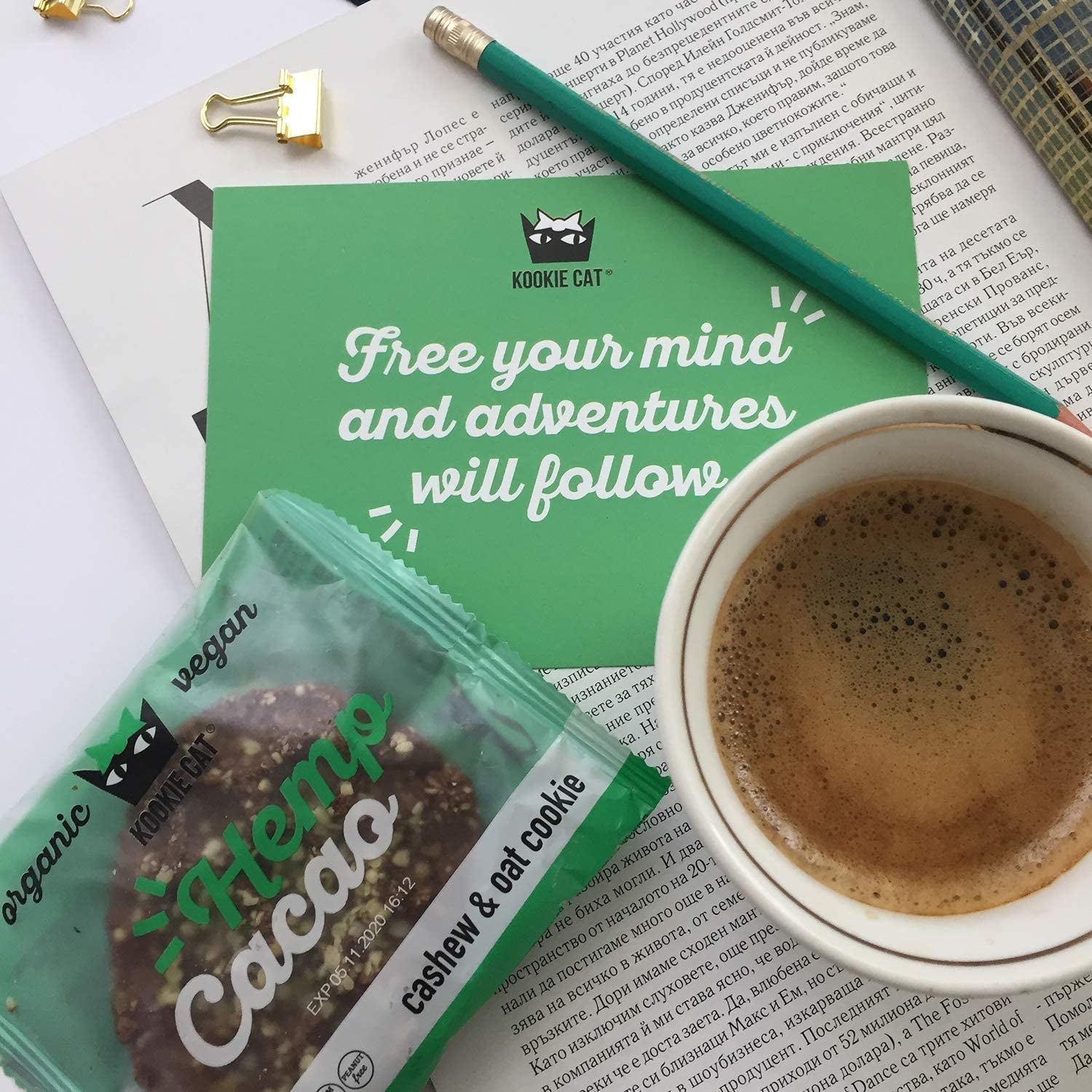 Biscotti biologici con semi di canapa e cacao - Vegani senza glutine e senza soia, anacardi e avena, confezionati singolarmente - Confezione multipla da 12 x 50 g