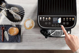 De'Longhi Magnifica Evo Next - Perfetto Espressore completamente automatico con montalatte LatteCrema, 13 bevande one-touch, macchina per caffè e cappuccino, touch screen a colori, titanio (ECAM312.80.TB)