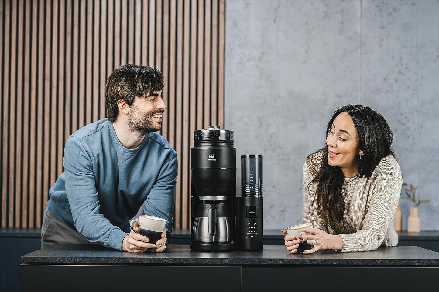 Melitta AromaFresh Therm Pro X - Macchina per caffè espresso con filtro, macinacaffè integrato, serbatoio dell'acqua rimovibile, caraffa termica in acciaio inossidabile e funzione timer, per un massimo di 8 tazze di caffè, nero/argento