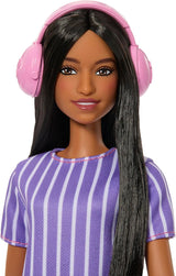 Bambola Barbie Fashionistas n. 245, bambola autistica con vestito a righe viola e accessori come fidget spinner, tablet e cuffie, JJN58