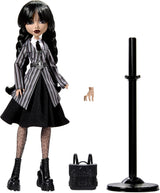 Monster High Wednesday Bambola e accessori Mercoledì Addams Figura da collezione in uniforme Nevermore Academy con mano ghiacciata e zaino Supporto per bambola HXJ04 Naty Shop Dolls