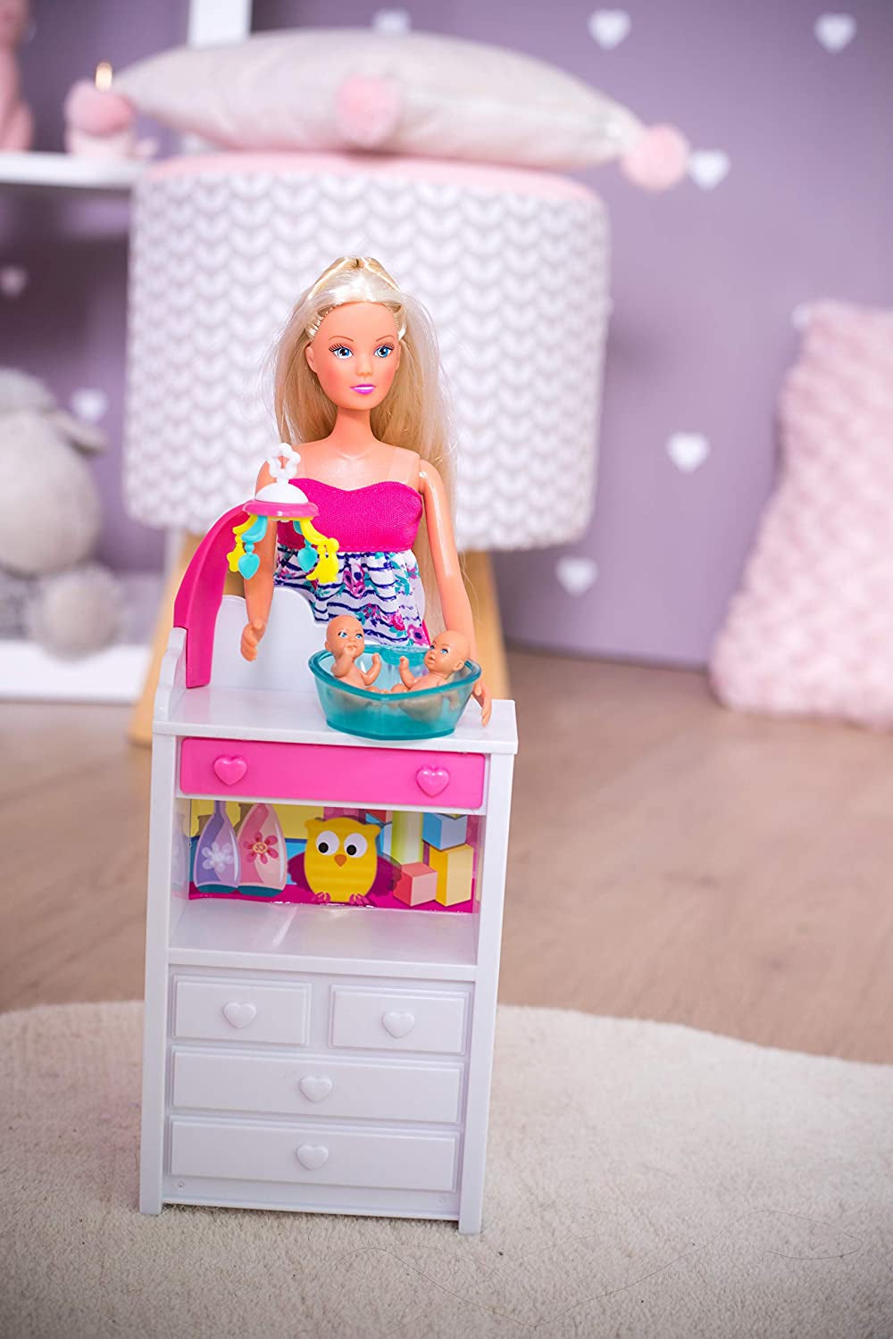 Simba 105733333 - Steffi Love Welcome Twins, bambola incinta con gemelli, fasciatoio e bagnetto, accessori, bambola alla moda, 29 cm, per bambini dai 3 anni in su