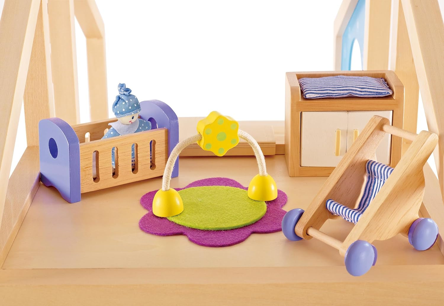 Hape Cameretta per Bambole - Set per Cameretta per Bambole in Legno, Mobili per Bambole, Accessori per Casa delle Bambole per Bambini, Cameretta per Bambini in Miniatura con Altalena e Accessori, Gioco di Ruolo di 3 Anni