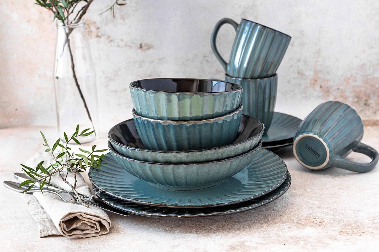 MÄSER 931964 Servizio di stoviglie serie Confino per 4 persone, look vintage moderno, set combinato in ceramica, 20 pezzi, colore petrolio con accenti neri, piastrelle