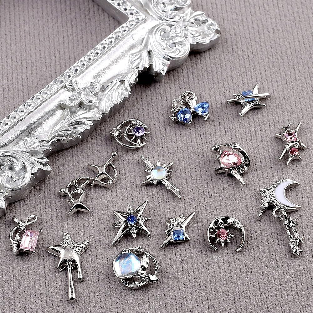 16 Stile Luxus Mond Stern Nagel Charms 3D Nail Charms Y2K Legierung Strasssteine ​​​​Bogen Schmetterling Nagel Schmuck Metall Nail Art Charms Nägel Glitzersteine ​​​​Nailart Strass Nageldesign Zubehör