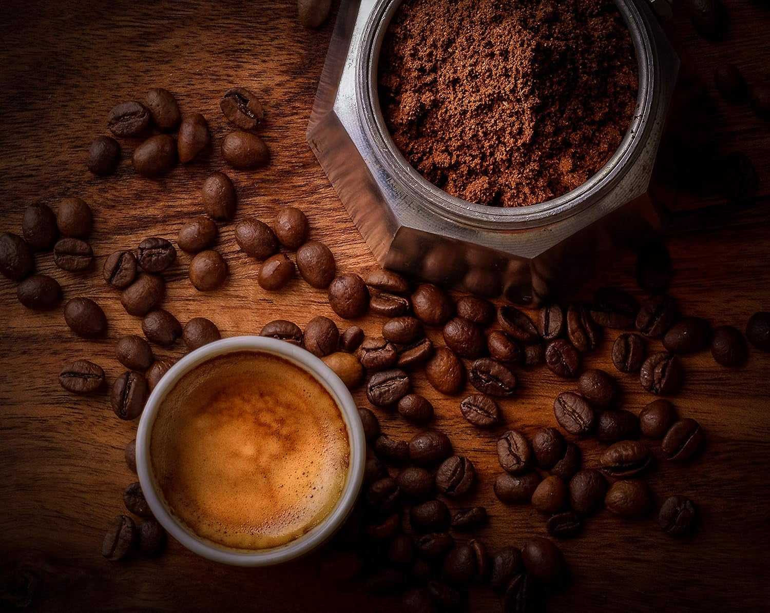 Kenner 1000g | Caffè in grani svizzeri premium per macchine da caffè completamente automatiche | Caffè aromatico Schümli con note di noce e caramello | Miscela equilibrata Arabica-Robusta | Fritto in Svizzera