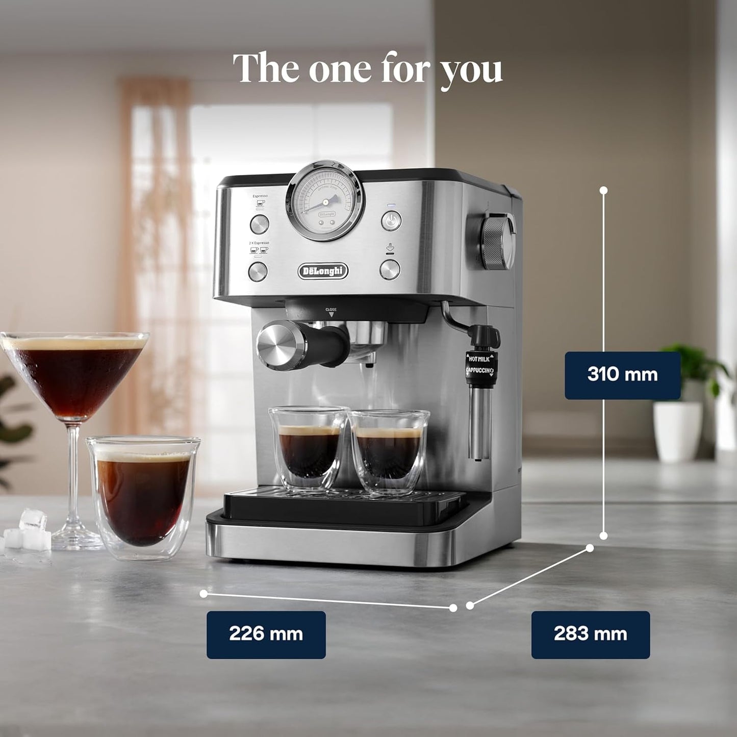 Macchina per caffè espresso portafiltro De'Longhi Classic EM450.M con montalatte professionale, corpo interamente in metallo, 15 bar, serbatoio dell'acqua da 1,7 l, acciaio inossidabile/metallo