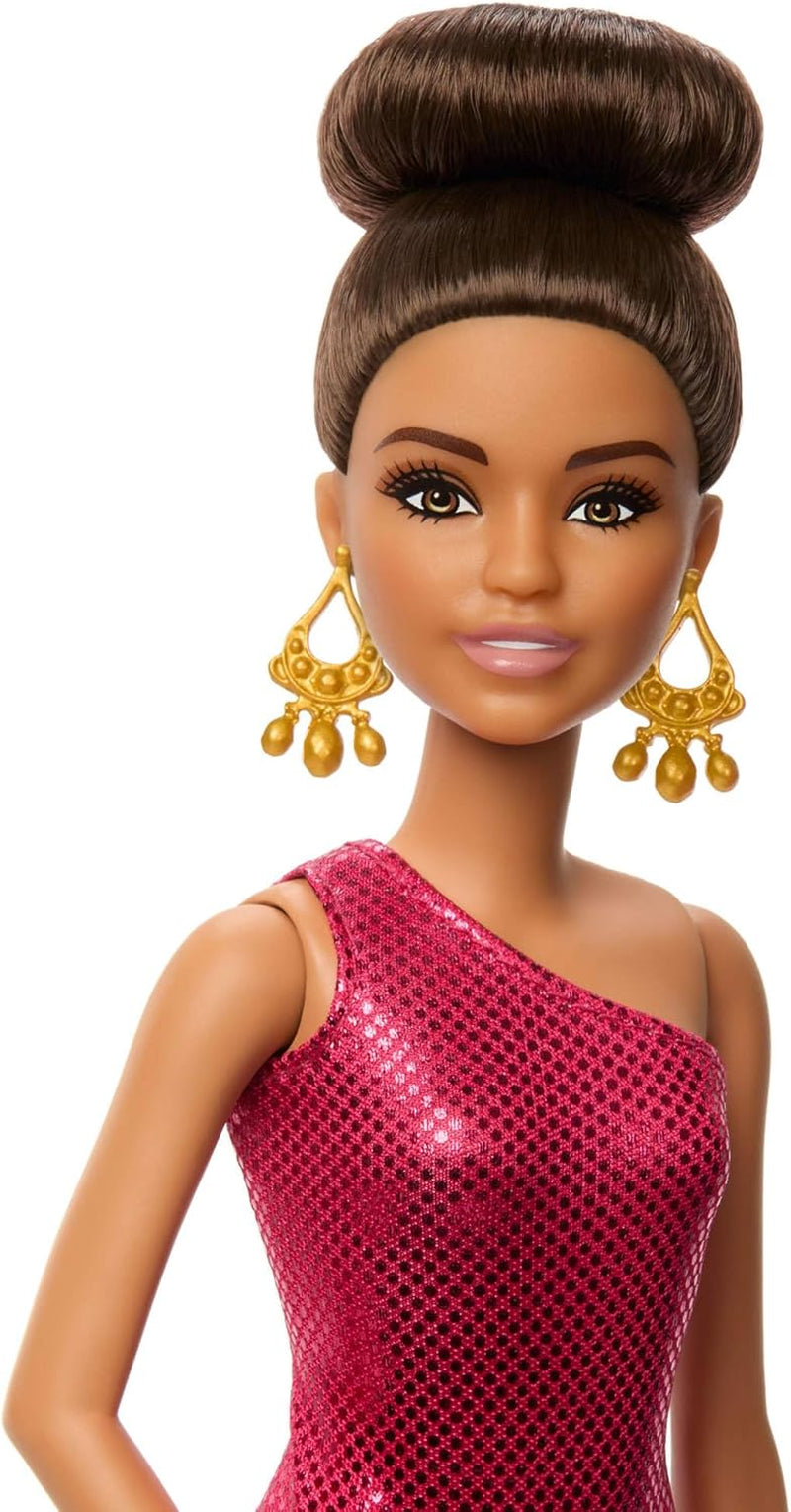 Barbie Ballerina di Torneo con Abito Rosso con Volant, Scarpe da Ballo, Capelli Castani e Accessori per Trofei di Danza, JFR09