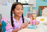 Barbie bambola made-to-move con capelli biondi, top sportivo rosa staccabile e pantaloni da yoga blu, 22 articolazioni, HRH27, [Multicolore]
