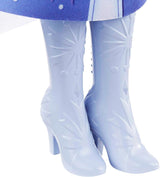 Mattel Disney Princess Elsa, bambola della regina dei ghiacci in abito da viaggio, capelli biondi pettinati, giostrina, gonna e stivali estensibili, regali Disney, giocattoli di 3 anni, bambole Naty Shop HLW48
