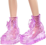 Mattel Hello Kitty GWW98 - Sanrio Badtz-Maru Figur und Jazzlyn Puppe (circa 25,4 cm) con abbigliamento e accessori, lunghi capelli lisci e outfit alla moda, tolles Geschenk für Kinder ab 3 Jahren