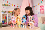 Rainbow High Junior High Rock Band - Amaya, Rainbow Colors - Bambola alla moda da 23 cm con tastiera, personalizzabile con adesivi, articolata, simpatico giocattolo per bambini dai 4 anni in su
