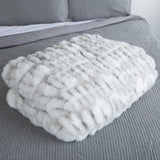 Lavish Home Coperta Gerüschte Oversize in Pelliccia Sintetica, 152,4 X 203,2 Cm, Pelliccia Sintetica Jacquard, Copriletto Queen Size per Letti e Divani, Letti e Coperte Grigie Lavish Home