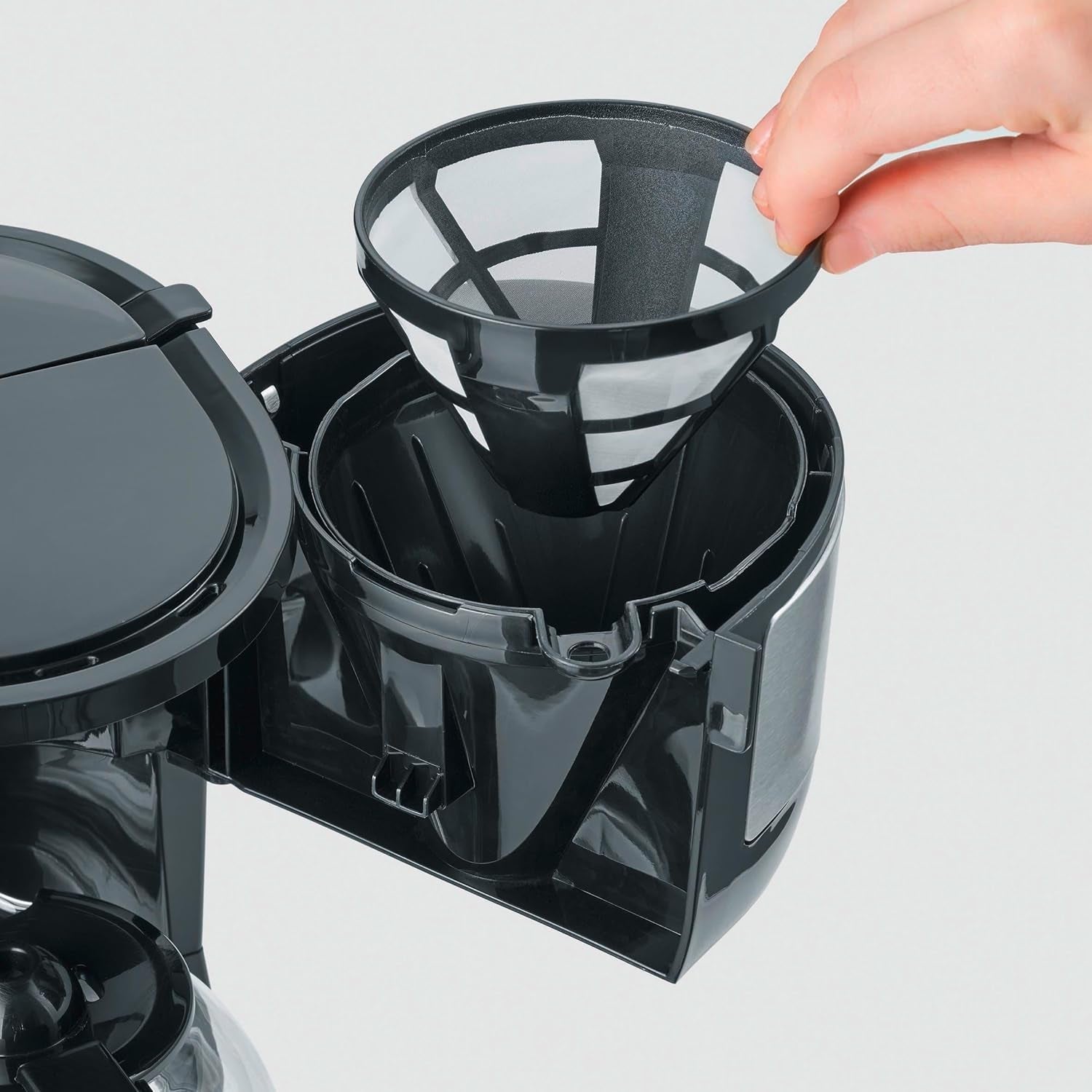 Macchina per caffè espresso compatta SEVERIN, caffè aromatico con macchina da caffè fino a 4 tazze, macchina per caffè espresso con filtro e filtro oscillante permanente, acciaio inossidabile/nero, KA 4808