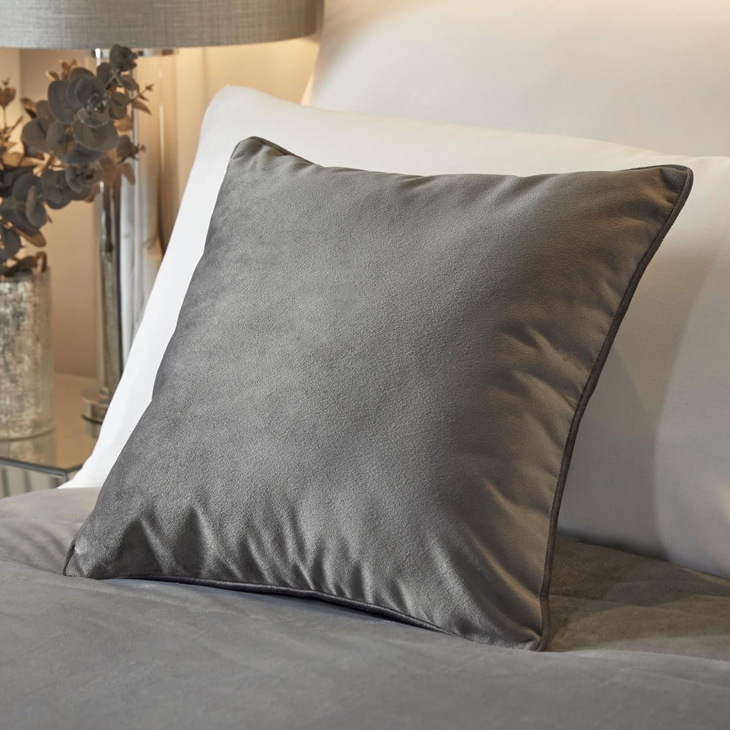 SOIRE'E Copriletto Soiree Melanie, velluto, 150 X 220 cm, ardesia Letti e coperte SOIRE'E Ardesia 43 X 43 cm (confezione da 1)